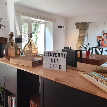 Les Chemins De La Cité Ou