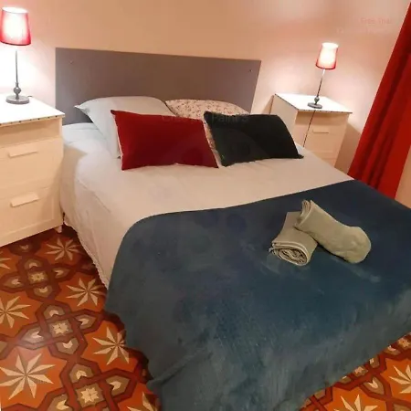 Les Chemins De La Cité Ou