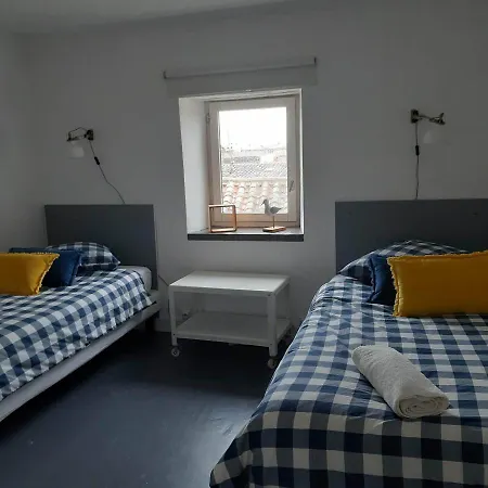 Les Chemins De La Cité Ou