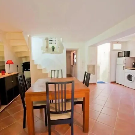 Holiday home Les Chemins De La Cite Ou
